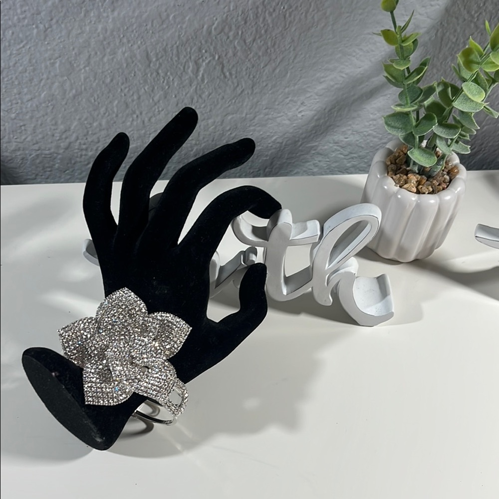 Elegant Silver Floral Bracelet